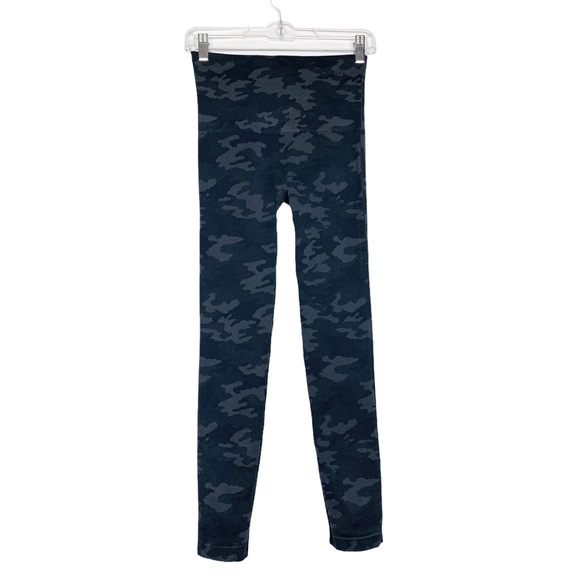 Spanx Look At Me Now Black Camo Seamless Leggings - Picture 7 of 10